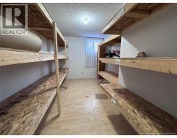 811 815 Victoria Street, Edmundston, NB E3V3T3 Photo 2