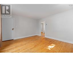 358 360 St Margarets Bay Road, Armdale, NS B3N1J9 Photo 5