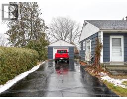 Bath (# pieces 1-6) - 151 Chapel Street, Woodstock, NB E7M1G9 Photo 3