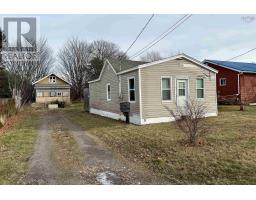 Living room - 9 Victor Avenue, Amherst, NS B4H2L3 Photo 3