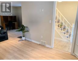 Foyer - 14 Antrim Street, St Thomas, ON N5P1S3 Photo 4