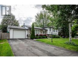 Living room - 15 Balcarres Road, London North, ON N5X2H5 Photo 3