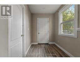 Kitchen - 122 Montrose Street, Windsor, ON N8X1A3 Photo 5