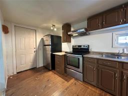 222 Head Avenue, The Pas, MB R9A1L6 Photo 4