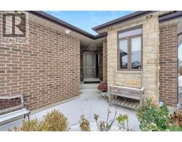 5pc Ensuite bath - 470 Old Colony Trail, Amherstburg, ON N9V0A3 Photo 2