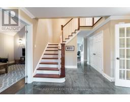 Kitchen - 18 Harrowsmith Place, Richmond Hill, ON L4E2J9 Photo 4