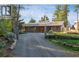 Living room - 1306 Harrison Way, Gabriola Island, BC V0R1X2 Photo 2