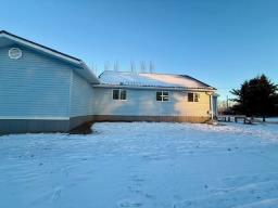 214 Lucy Avenue, Reston, MB R0M1X0 Photo 3