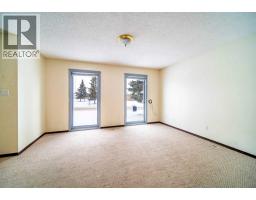 Living room - 1601 5 Avenue, Wainwright, AB T9W1J3 Photo 4