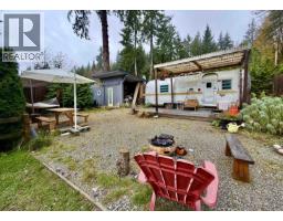962 Cemetery Road, Gibsons, BC V0N1V7 Photo 5