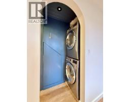 962 Cemetery Road, Gibsons, BC V0N1V7 Photo 2