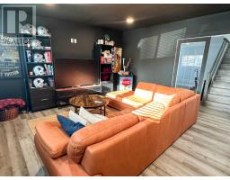Living room - 4 Fifth St, Balmertown, ON P0V1C0 Photo 2