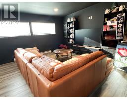 Kitchen - 4 Fifth St, Balmertown, ON P0V1C0 Photo 3