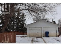 Living room - 102 1st Avenue E, Coronach, SK S0H0Z0 Photo 2