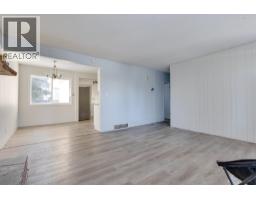 Living room - 4051 Davis Road, Prince George, BC V2N5K9 Photo 3