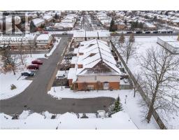 Family room - 171 Highbury Drive Unit 6, Stoney Creek, ON L8J3Y9 Photo 3