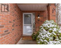 Kitchen - 6 171 Highbury Drive, Hamilton, ON L8J3Y9 Photo 4
