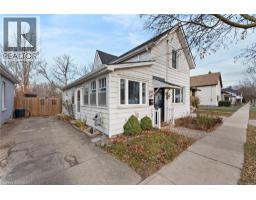 Bedroom - 68 Oak Street, Brantford, ON N3T2B1 Photo 3