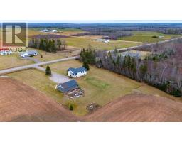Living room - 674 48 Road, Mount Albion, PE C1B3K4 Photo 3