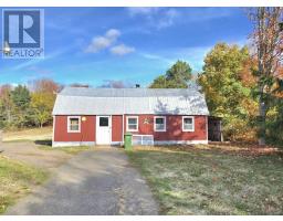 Mud room - 8921 221 Highway, Sheffield Mills, NS B0P1H0 Photo 5