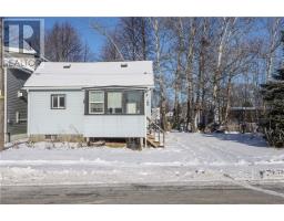 Bathroom - 382 Agnes Street, Sudbury, ON P3B2J3 Photo 2