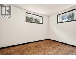 4pc Bathroom - 1125 8th Avenue Nw, Moose Jaw, SK S6H4G4 Photo 5