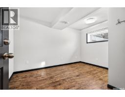 Bedroom - 1125 8th Avenue Nw, Moose Jaw, SK S6H4G4 Photo 3