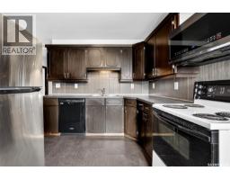 Bedroom - 1125 8th Avenue Nw, Moose Jaw, SK S6H4G4 Photo 4