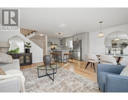 Living room - 254 Peacock Drive, Russell, ON K4R0A1 Photo 3