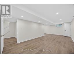 Kitchen - 2420 Ridge Road W, Oromedonte, ON L0L2L0 Photo 4