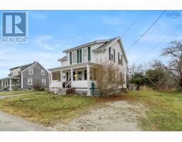Living room - 6 Ryers Lane, Shelburne, NS B0T1W0 Photo 4
