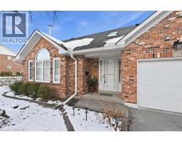 Family room - 2230 Walkers Line Unit 1, Burlington, ON L7M3Y8 Photo 5