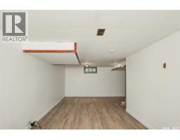 Bedroom - 20 Elizabeth Crescent, Regina, SK S4T5V9 Photo 4