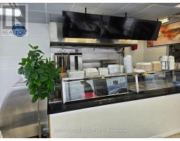 1 B 15440 Bayview Avenue, Aurora, ON L4G3G8 Photo 2