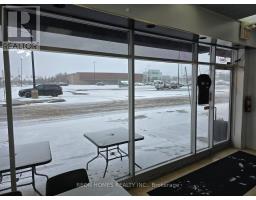 1 B 15440 Bayview Avenue, Aurora, ON L4G3G8 Photo 3