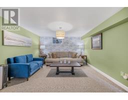 Kitchen - 99 Toll Road, East Gwillimbury, ON L9N1G7 Photo 2