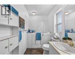 Living room - 801 20th Street Ne Unit 4, Salmon Arm, BC V1E2R7 Photo 4