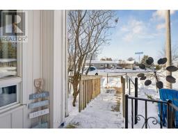 Kitchen - 35 Hawthorne Drive, Innisfil, ON L9S1P1 Photo 2