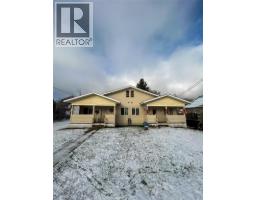 Primary Bedroom - 416 Sayward Avenue, Salmo, BC V0G1Z0 Photo 3