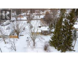 Living room - 13 Janet Drive, Kawartha Lakes, ON L0B1K0 Photo 3