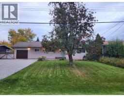 Living room - 152 Vanderview Drive, Vanderhoof, BC V0J3A2 Photo 3