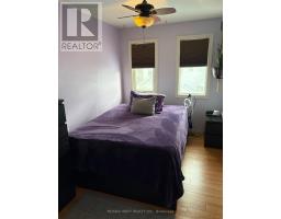 Bedroom 2 - 8 A Wylie Circle, Halton Hills, ON L7G5M1 Photo 5