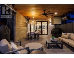 Dining room - 424 Clendenan Avenue, Toronto, ON M6P2X6 Photo 3