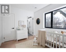 Kitchen - 424 Clendenan Avenue, Toronto, ON M6P2X6 Photo 2
