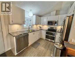 Living room - 9 2764 Durrell Road, Quesnel, BC V2J6M9 Photo 5