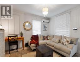 Bonus Room - 1050 Chesterfield Rd, Saanich, BC V8Z2T8 Photo 5