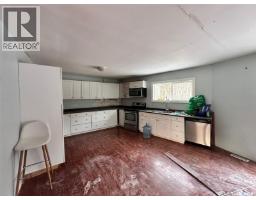 Living room - 404 Blackpoint Bay, Black Point, SK S0M1G0 Photo 2