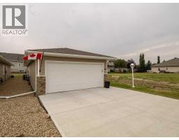 4pc Bathroom - 318 Whispering Way, Vulcan, AB T0L2B0 Photo 2