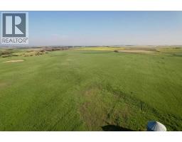 In Kneehill County, Rural Kneehill County, AB T0M2A0 Photo 4