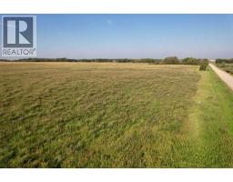 In Kneehill County, Rural Kneehill County, AB T0M2A0 Photo 3